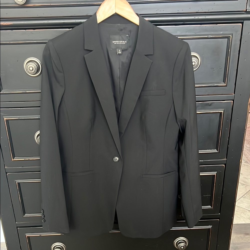 Banana Republic Black Blazer, with Modern Slim-Cut. Beautiful tailoring!